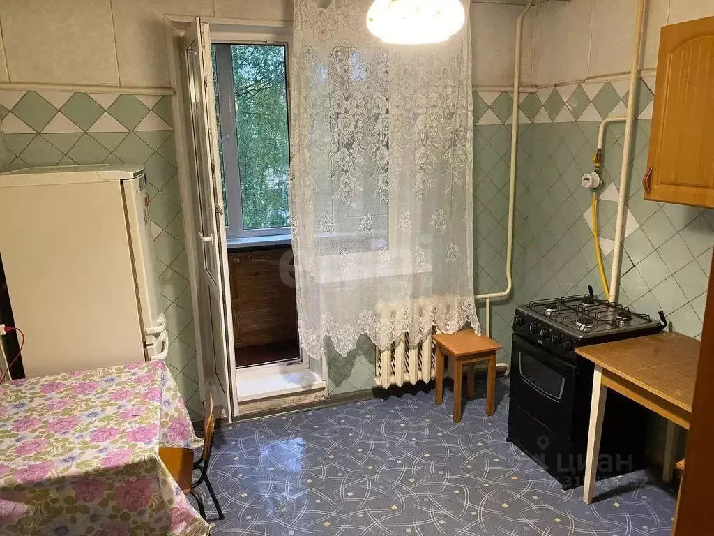 2-к кв. Ленинградская область, Кириши ул. Нефтехимиков, 10 (53.2 м) - Фото 1