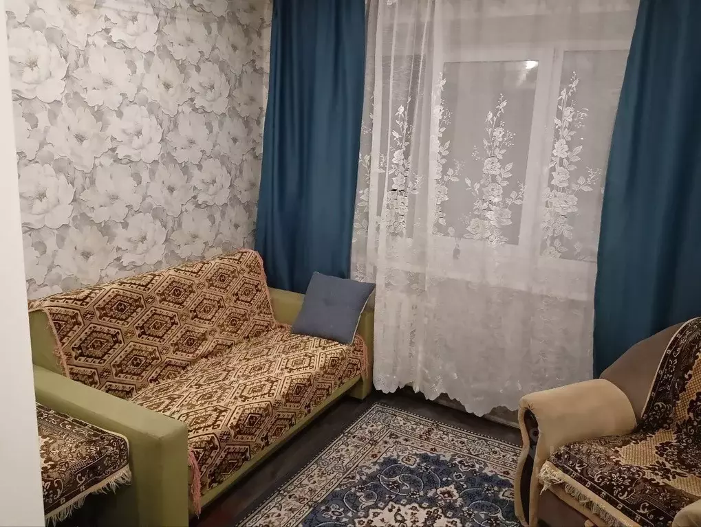 Комната Омская область, Омск Октябрьская ул., 120А (13.0 м) - Фото 1