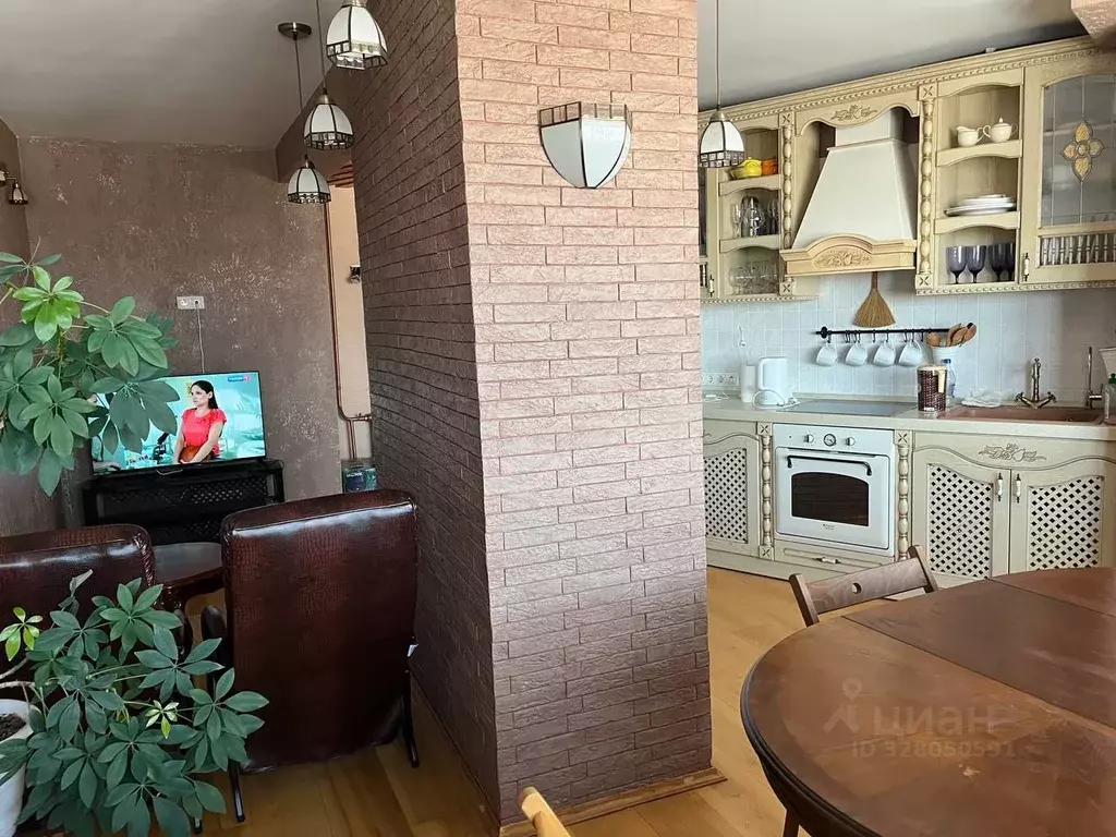 2-к кв. Алтайский край, Барнаул ул. Димитрова, 41/39 (80.0 м) - Фото 1