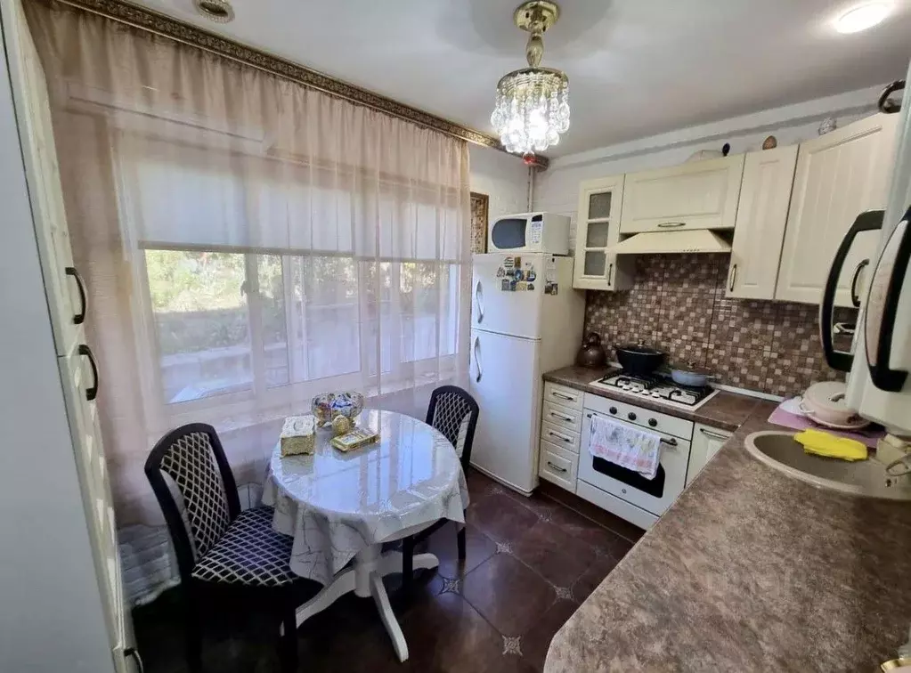 2-к кв. Краснодарский край, Сочи ул. Тимирязева, 7 (57.0 м) - Фото 0