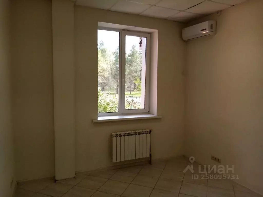 Офис в Волгоградская область, Волжский Набережная ул., 8А (15 м) - Фото 1
