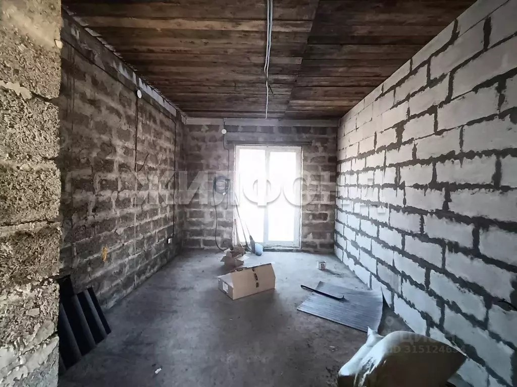 Дом в Хакасия, Усть-Абаканский район, пос. Тепличный ул. С.А. Есенина ... - Фото 1