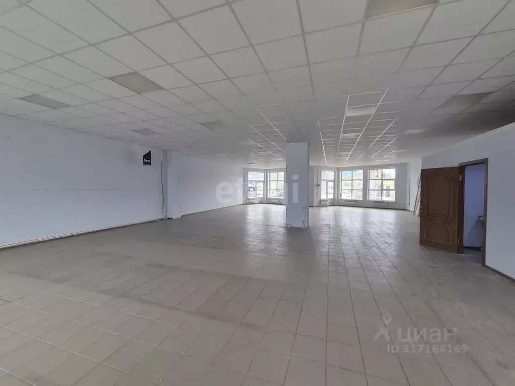 Торговая площадь в Краснодарский край, Ейск Армавирская ул. (219 м) - Фото 1
