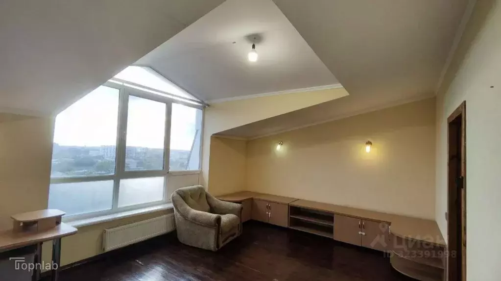 2-к кв. Крым, Симферополь ул. Маршала Советского Союза Буденного С.М., ... - Фото 1