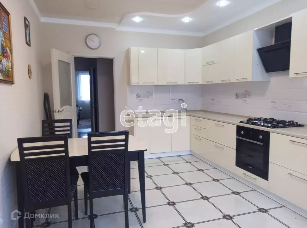 Продаётся 2-к квартира, 70 м - Фото 0