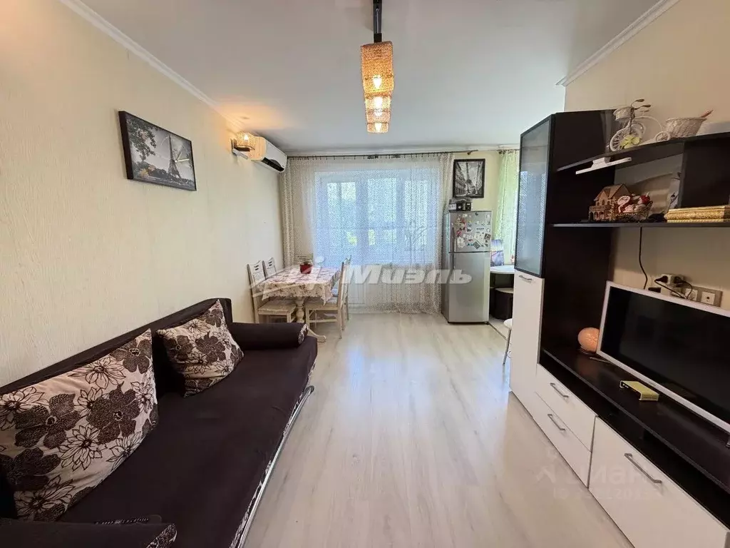 3-к кв. Крым, Симферополь просп. Кирова, 14А (55.8 м) - Фото 1