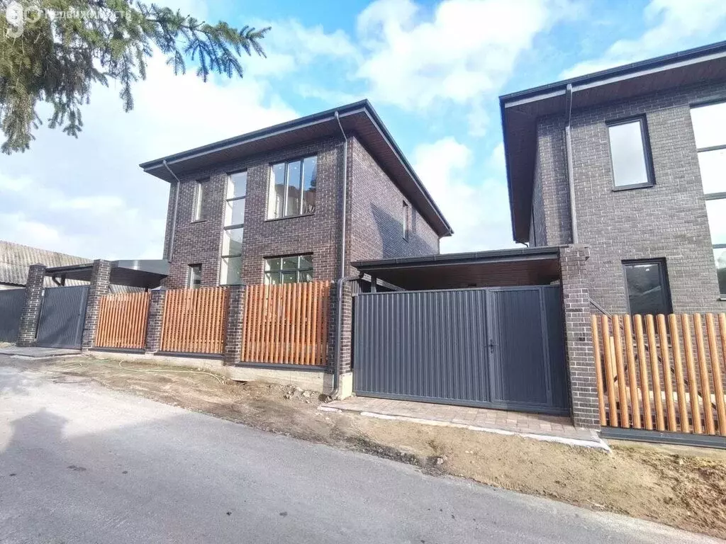 Дом в Воронеж, улица Бунакова, 2А (164 м) - Фото 1