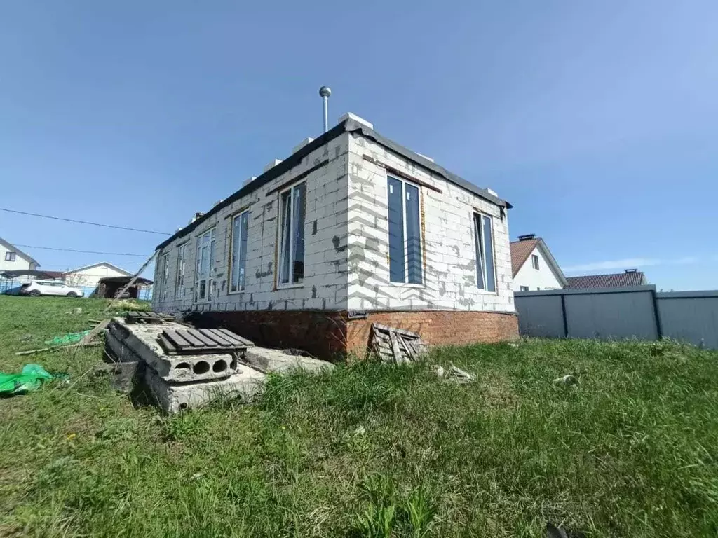 Дом в Белгородская область, Старый Оскол ул. Луганская (80 м) - Фото 0