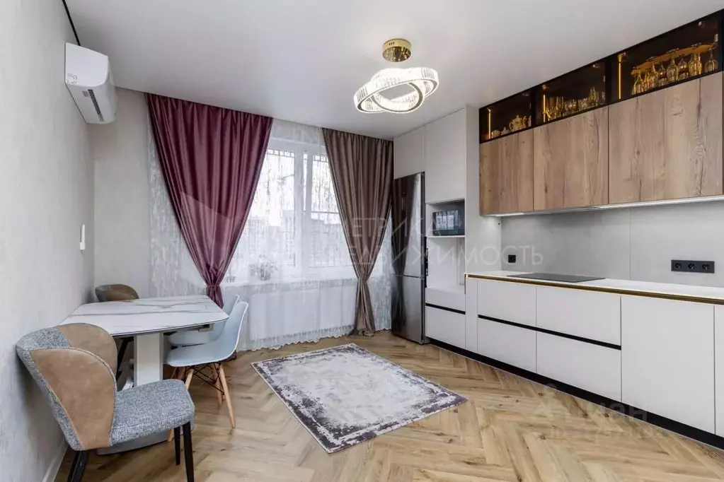 1-к кв. Тюменская область, Тюмень ул. Фармана Салманова, 3 (34.5 м) - Фото 0