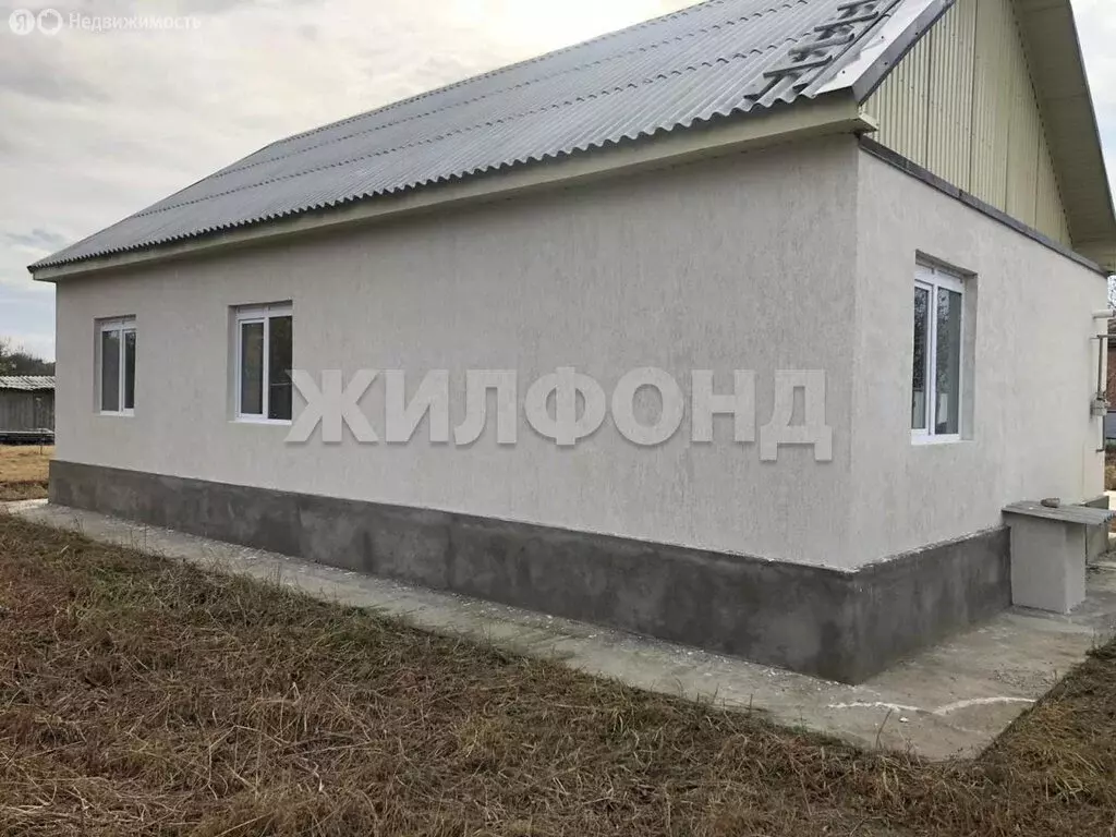 Дом в село Краснокумское, Тенистая улица (138 м) - Фото 0