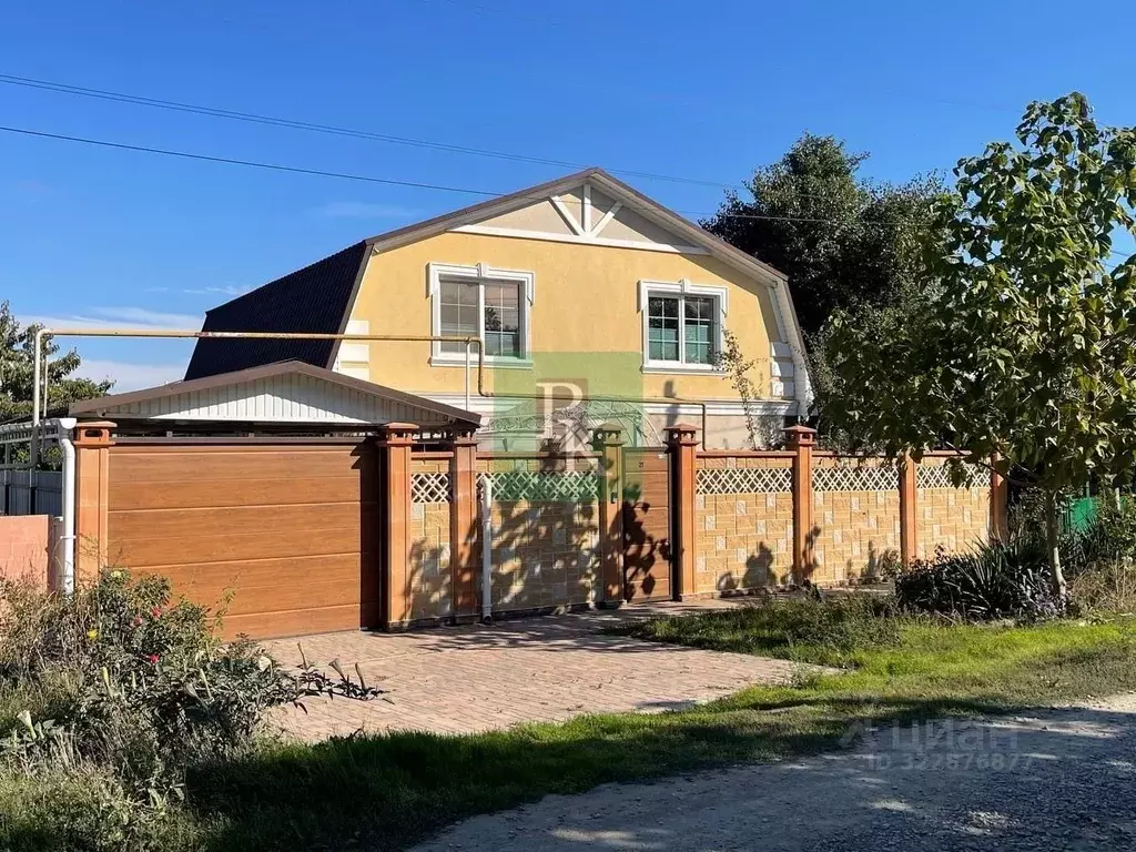 Дом в Крым, Симферопольский район, Гвардейское пгт ул. Первомайская, ... - Фото 1