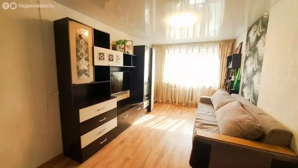 2-комнатная квартира: Богданович, Октябрьская улица, 13 (43.5 м) - Фото 1