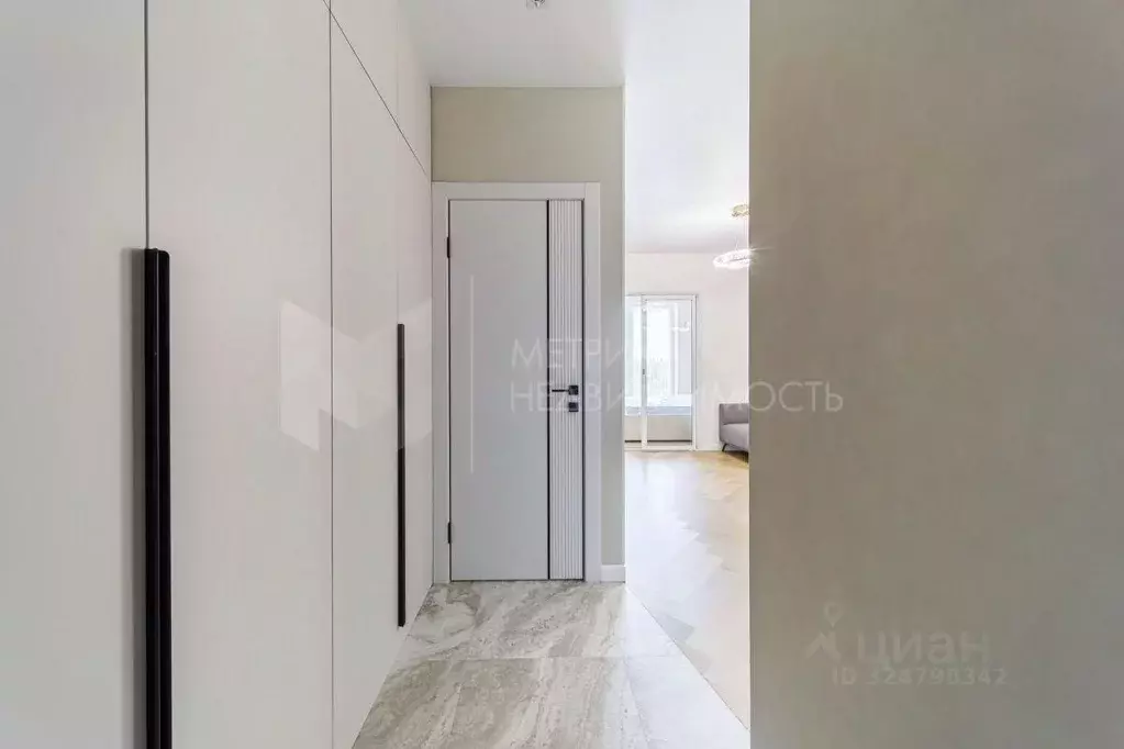 Студия Тюменская область, Тюмень ул. Фармана Салманова, 5 (30.0 м) - Фото 1