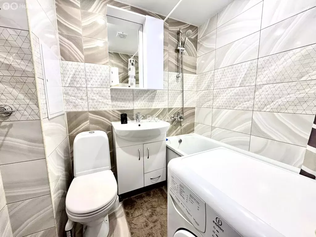 1-комнатная квартира: Балаково, улица Братьев Захаровых, 6 (34 м) - Фото 1