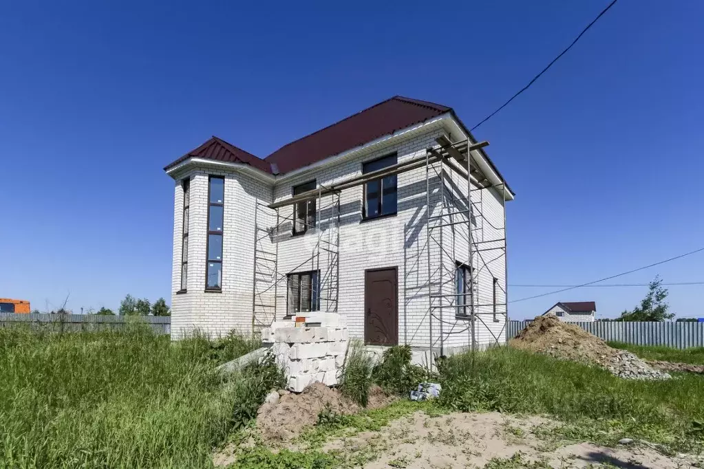 Дом в Тюменская область, с. Нижняя Тавда ул. Есенина (148 м) - Фото 0