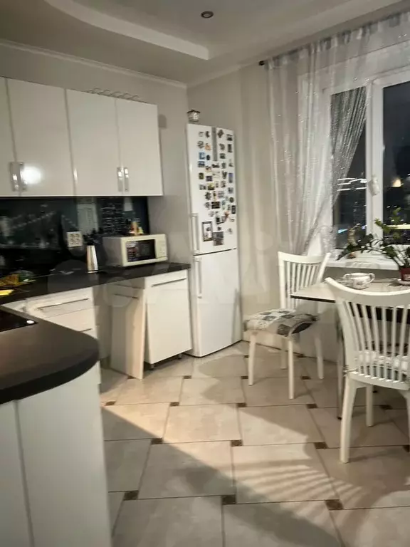 2-к. квартира, 70 м, 10/15 эт. - Фото 0