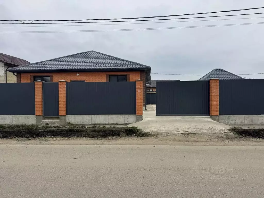 Дом в Краснодарский край, Белореченск пл. Центральная (108 м) - Фото 2