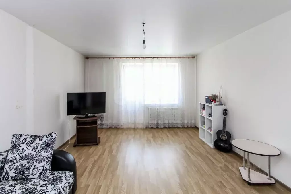 2-к кв. Тюменская область, Тюмень Заречный проезд, 41 (76.9 м) - Фото 1