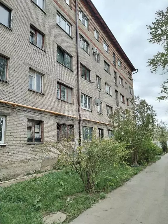 Комната 12,4 м в 5-к., 1/5 эт. - Фото 1