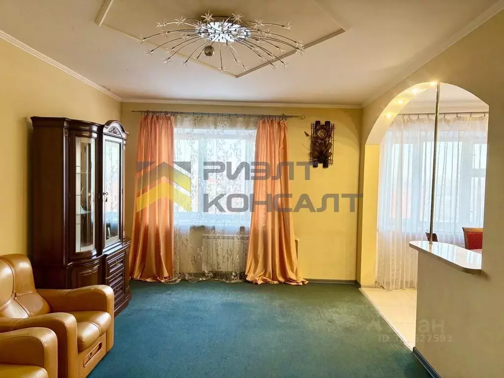 2-к кв. Омская область, Омск Нефтезаводская ул., 28к2 (70.0 м) - Фото 1