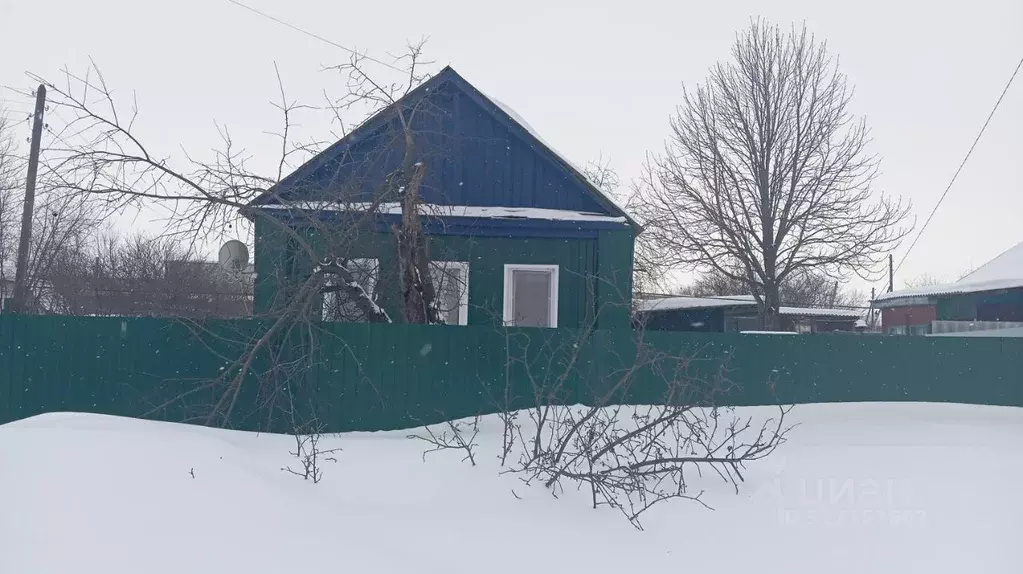 Дом в Саратовская область, Аткарск ул. Строителей, 31 (64 м) - Фото 1