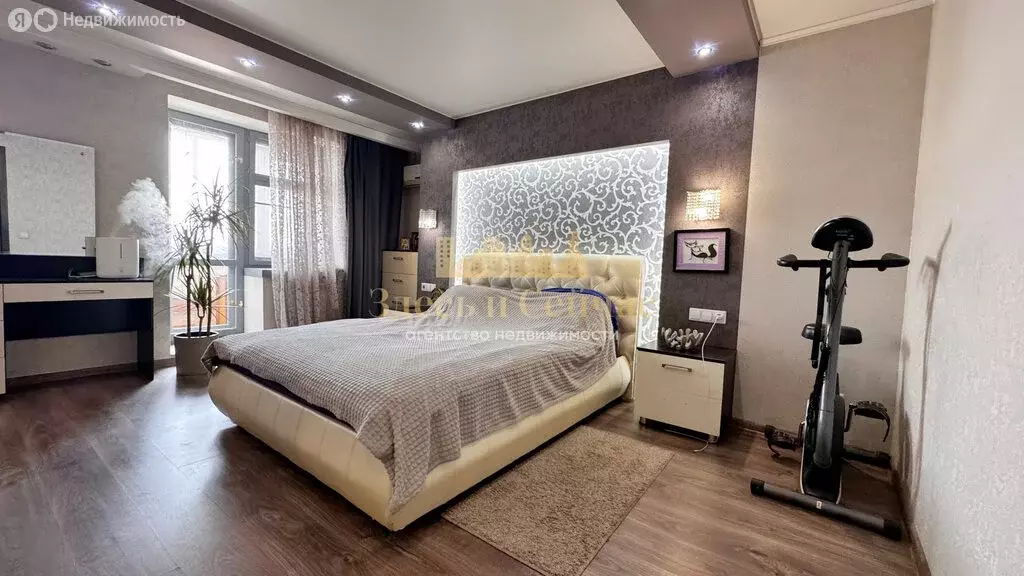 3-комнатная квартира: Казань, улица Гаврилова, 2 (105.8 м) - Фото 1