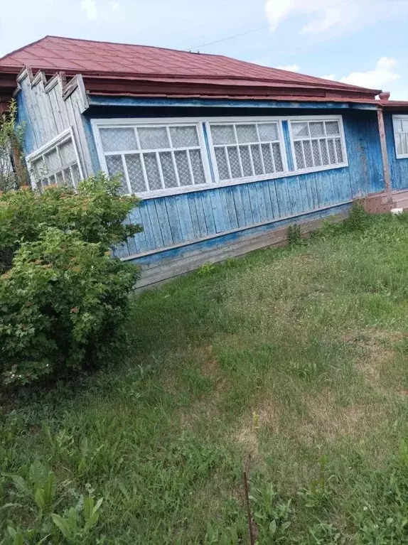 Дом в Башкортостан, Чишминский район, Еремеевский сельсовет, с. ... - Фото 0