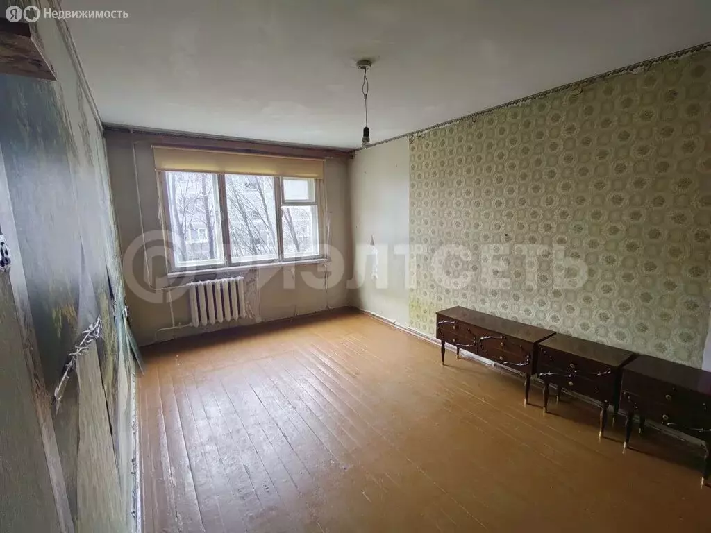 3-комнатная квартира: Мурманск, улица Академика Книповича, 42 (61 м) - Фото 0