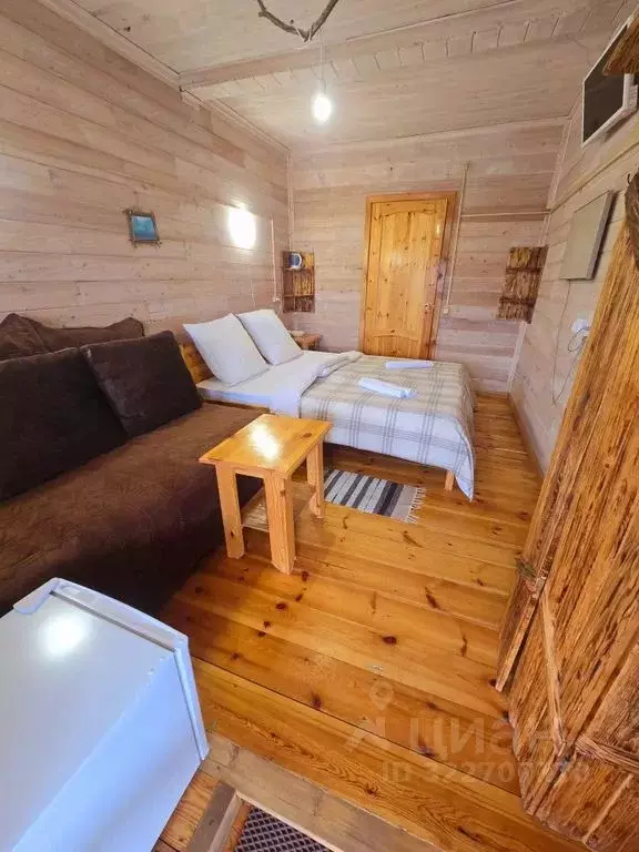 Комната Иркутская область, Ольхонский район, пос. Хужир ул. ... - Фото 1