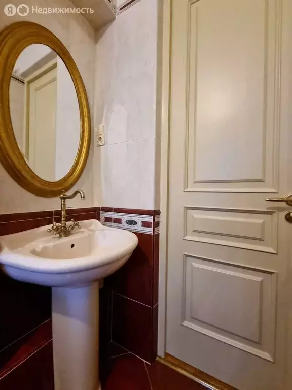 3-комнатная квартира: Уфа, улица Ленина, 2 (100 м) - Фото 1