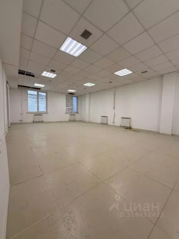 Помещение свободного назначения в Саха (Якутия), Якутск ул. Клары ... - Фото 1