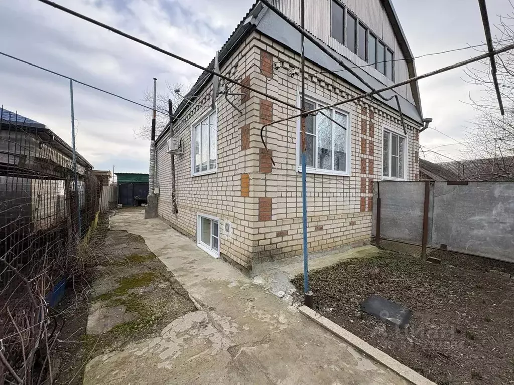 Дом в Ставропольский край, Новоалександровск Железнодорожная ул. (127 ... - Фото 1