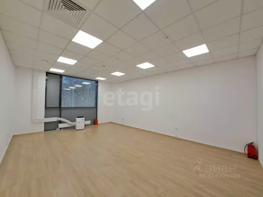 Помещение свободного назначения в Свердловская область, Екатеринбург ... - Фото 2