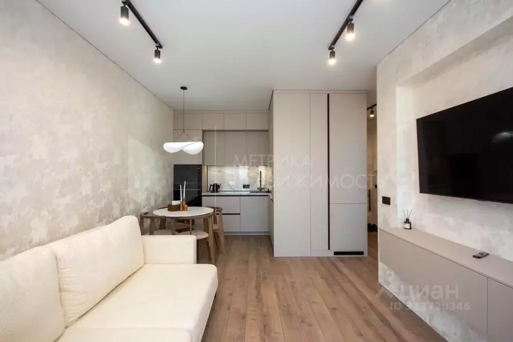 1-к кв. Тюменская область, Тюмень ул. Газовиков, 38к2 (37.6 м) - Фото 1