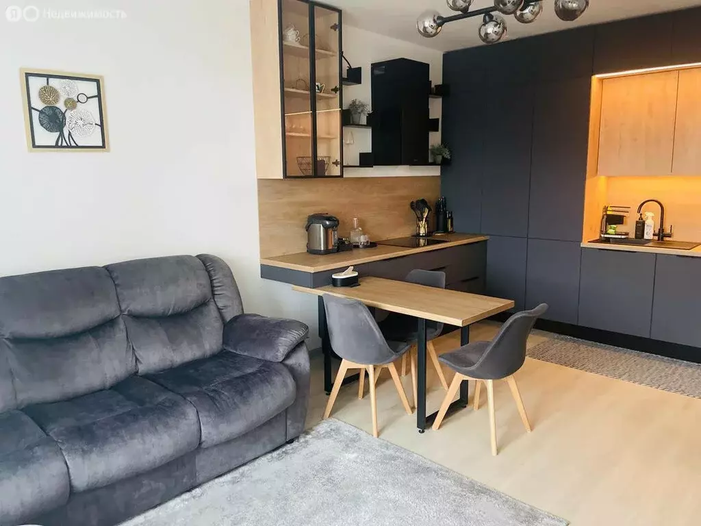 3-комнатная квартира: Санкт-Петербург, Тосина улица, 6 (85 м) - Фото 1