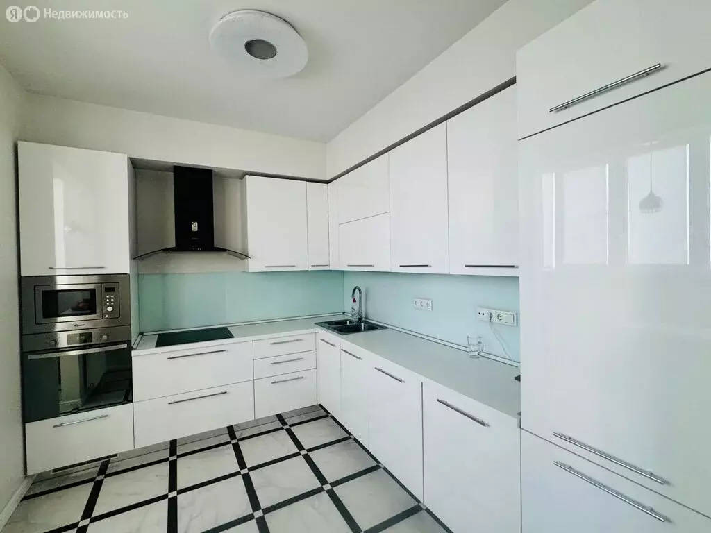 3-комнатная квартира: Домодедово, микрорайон Южный, улица Курыжова, ... - Фото 2