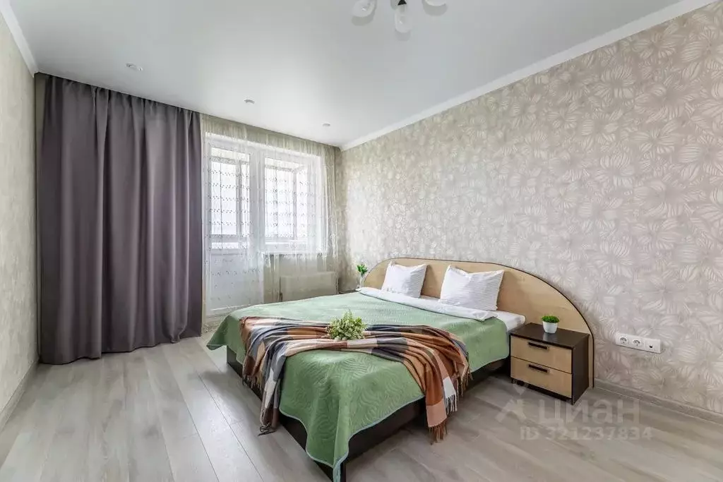 2-к кв. Татарстан, Казань ул. Адоратского, 1Б (65.0 м) - Фото 0