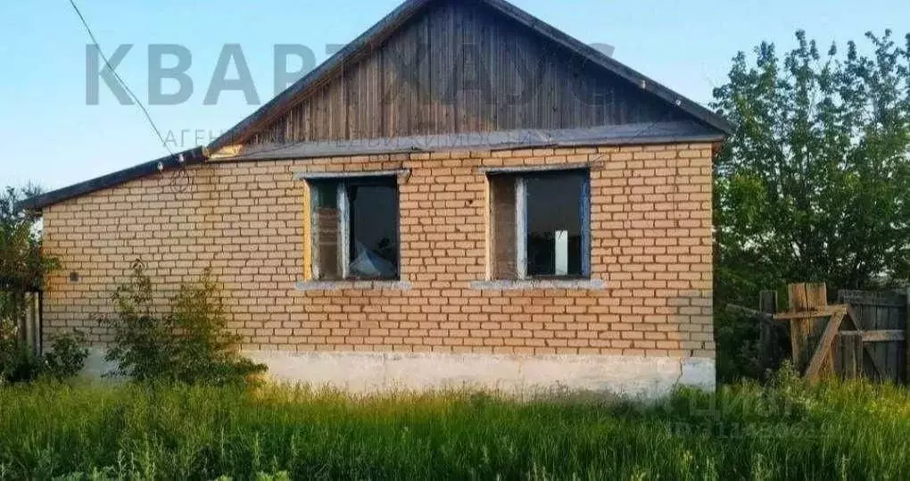 Дом в Волгоградская область, Дубовский район, Стрельношироковское ... - Фото 0
