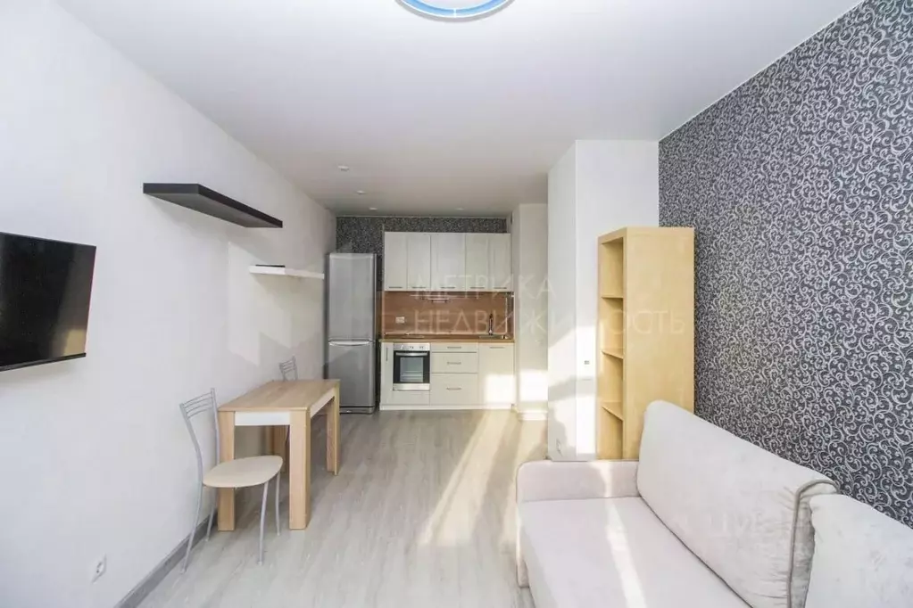 Студия Тюменская область, Тюмень ул. Первооткрывателей, 14 (25.3 м) - Фото 1