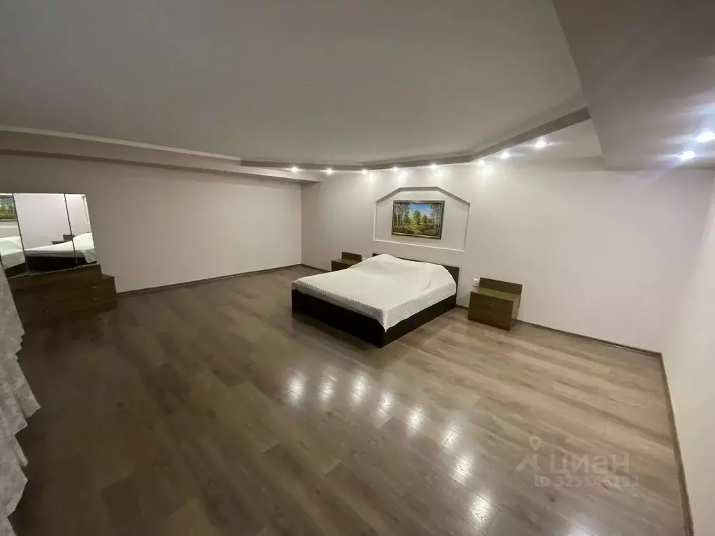 3-к кв. Крым, Симферополь ул. Московская, 22 (100.0 м) - Фото 1