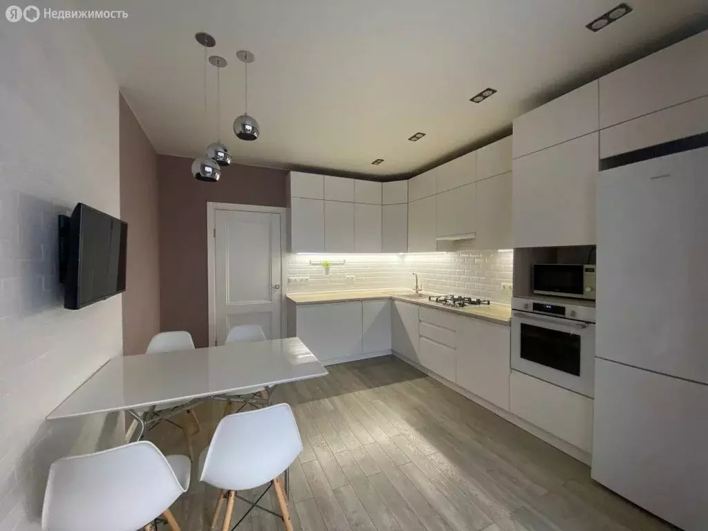 2-комнатная квартира: Пятигорск, Оранжерейная улица, 17 (66.3 м) - Фото 1