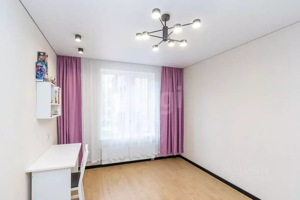 3-к кв. Тюменская область, Тюмень ул. Василия Подшибякина, 11 (84.0 м) - Фото 1