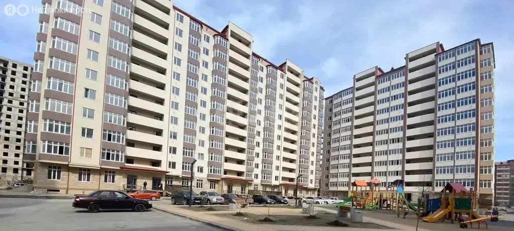 2-комнатная квартира: Каспийск, проспект М. Омарова, 9Б (78 м) - Фото 0