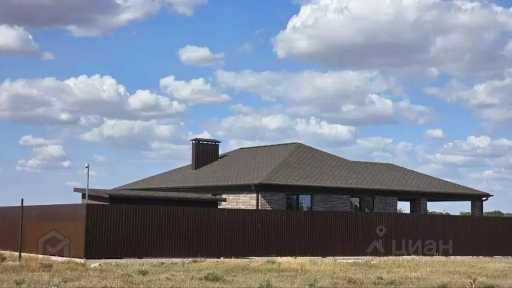 Дом в Крым, Сакский район, с. Молочное ул. Учительская, 10 (108 м) - Фото 1