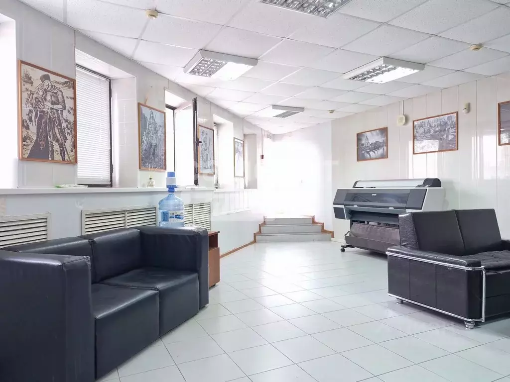 Офис в Кабардино-Балкария, Нальчик ул. Шогенова, 28 (70 м) - Фото 1