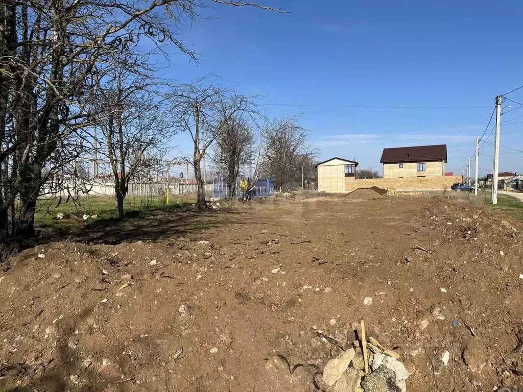 Участок в Крым, Сакский район, с. Орехово ул. 9 Мая (9.0 сот.) - Фото 1