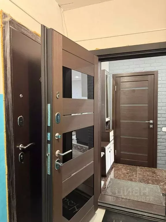 Студия Омская область, Омск ул. 4-я Любинская, 34Б (30.6 м) - Фото 1