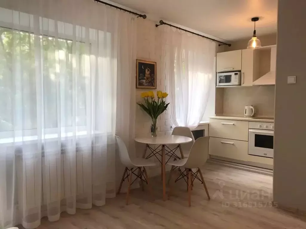 2-к кв. Приморский край, Владивосток Октябрьская ул., 18 (43.0 м) - Фото 1
