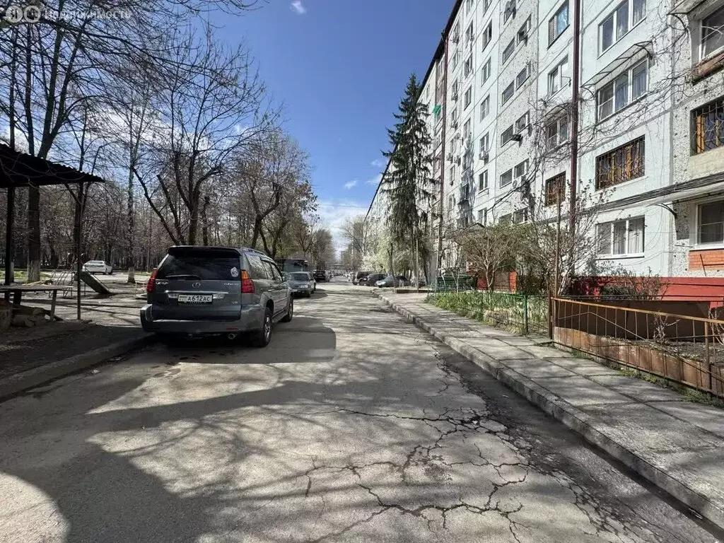 3-комнатная квартира: Владикавказ, улица Цоколаева, 2А (70.5 м) - Фото 0