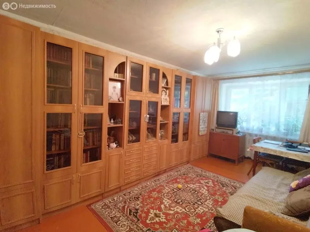 3-комнатная квартира: Шахты, улица Искра, 51 (59.2 м) - Фото 0